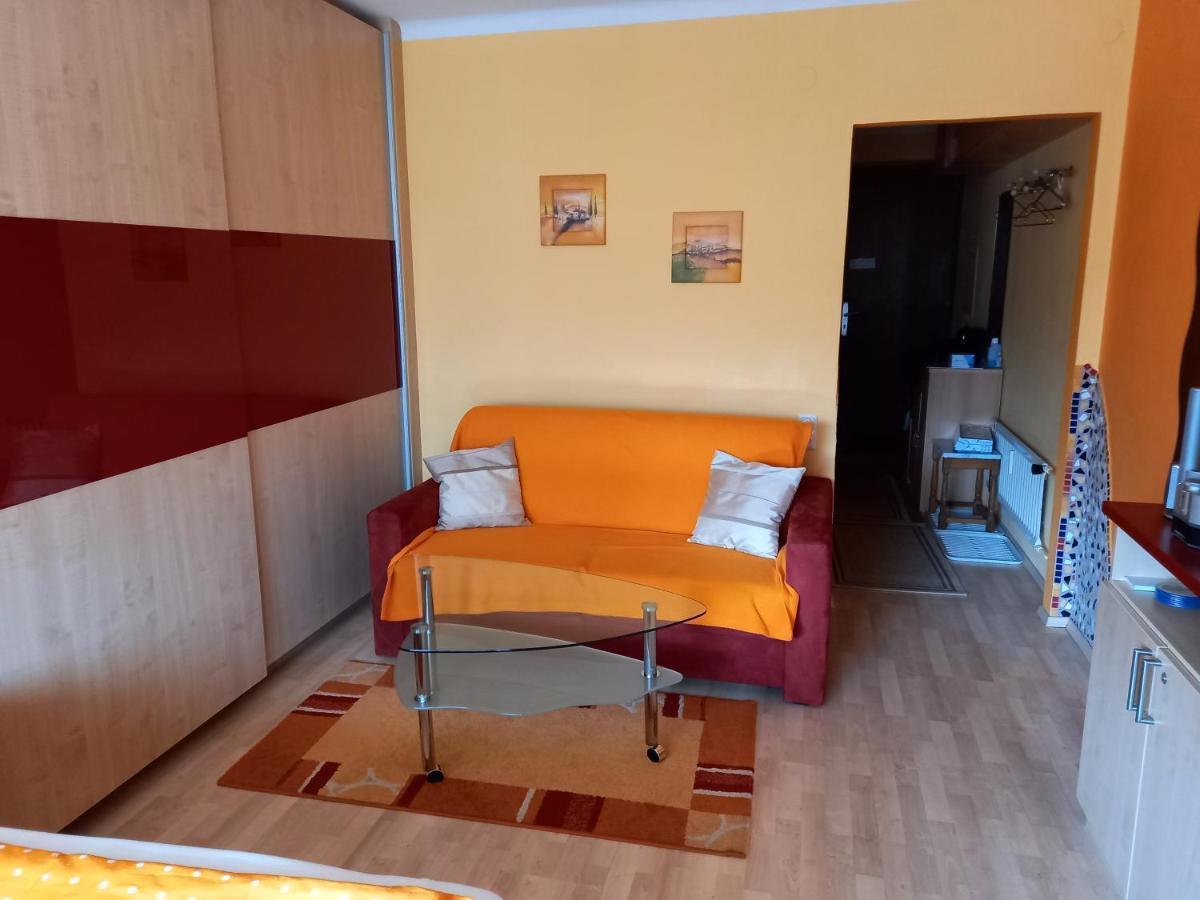 Apartment Kleine Auszeit Бад-Миттерндорф Экстерьер фото